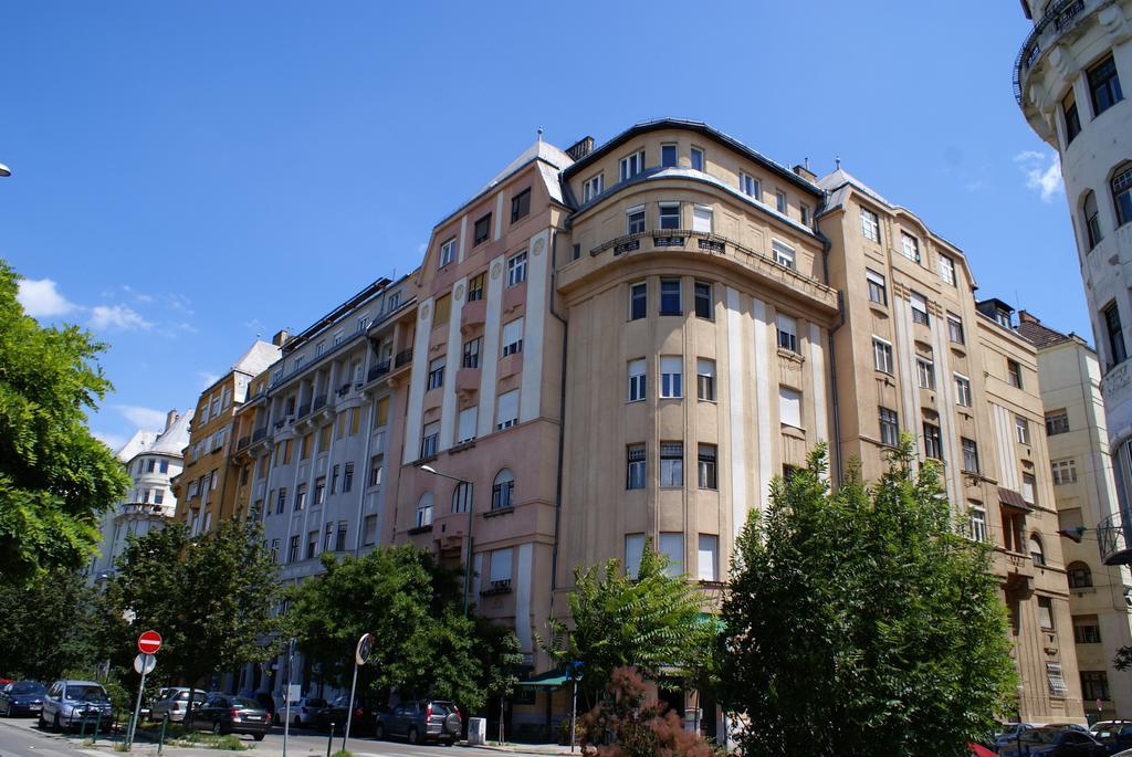Green Door Family Apartment Budapest Room photo