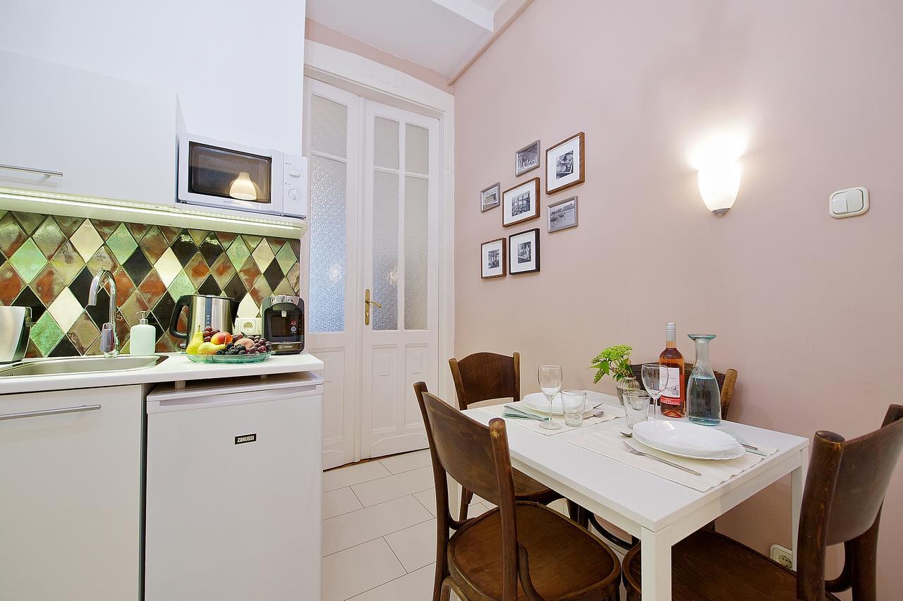 Green Door Family Apartment Budapest Exterior photo