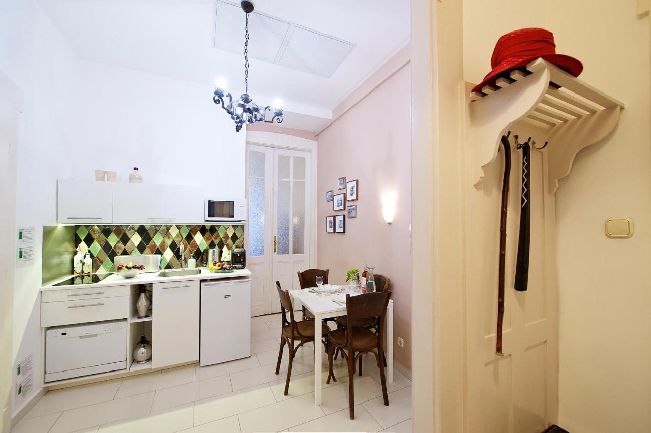 Green Door Family Apartment Budapest Exterior photo